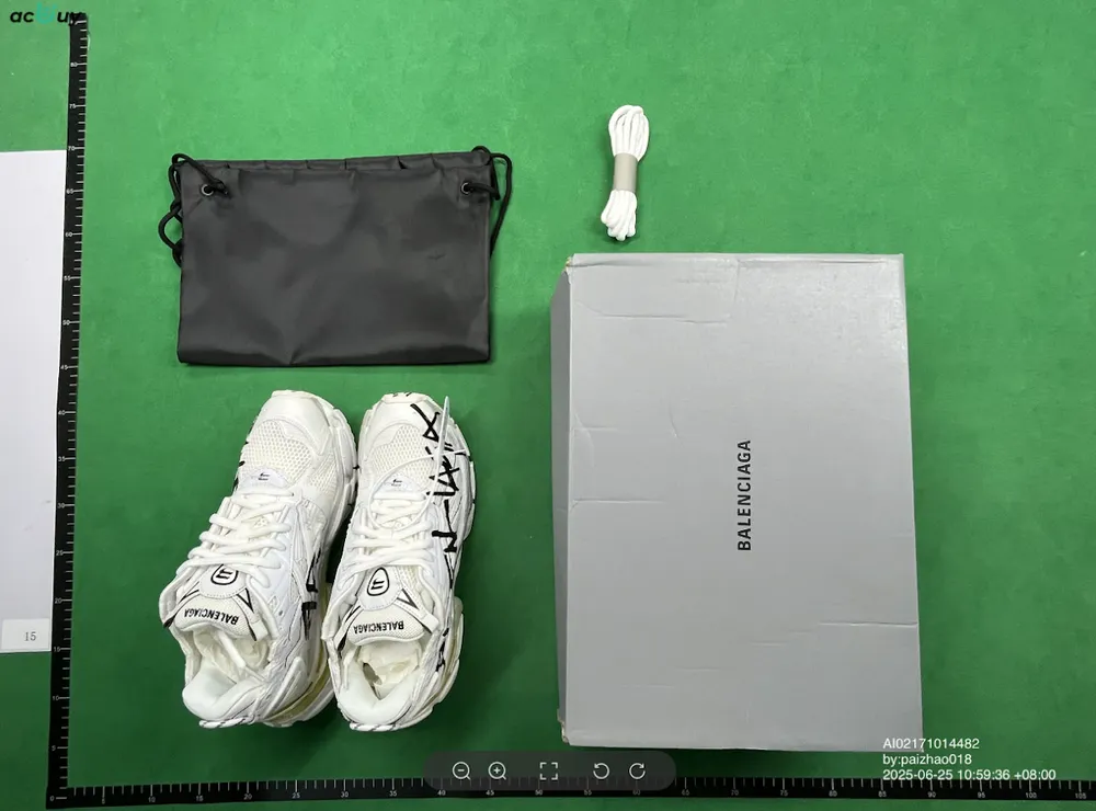 Balenciaga Graffiti Runners QC photo 1