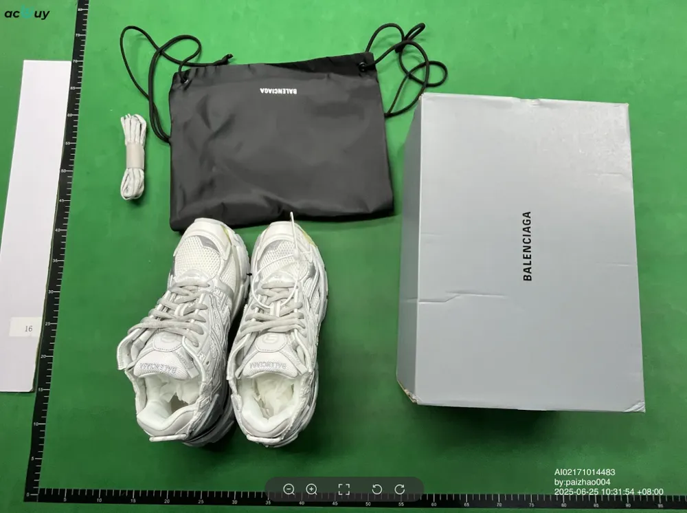 Balenciaga Runners QC photo 1
