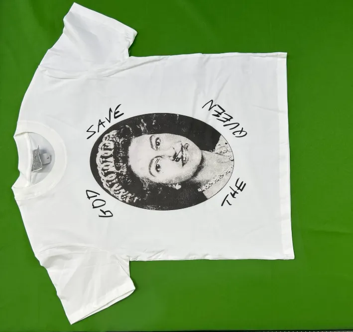 Save The Queen Tee QC photo 1