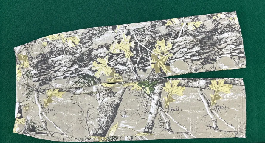 Carhatt Realtree Jeans QC photo 1