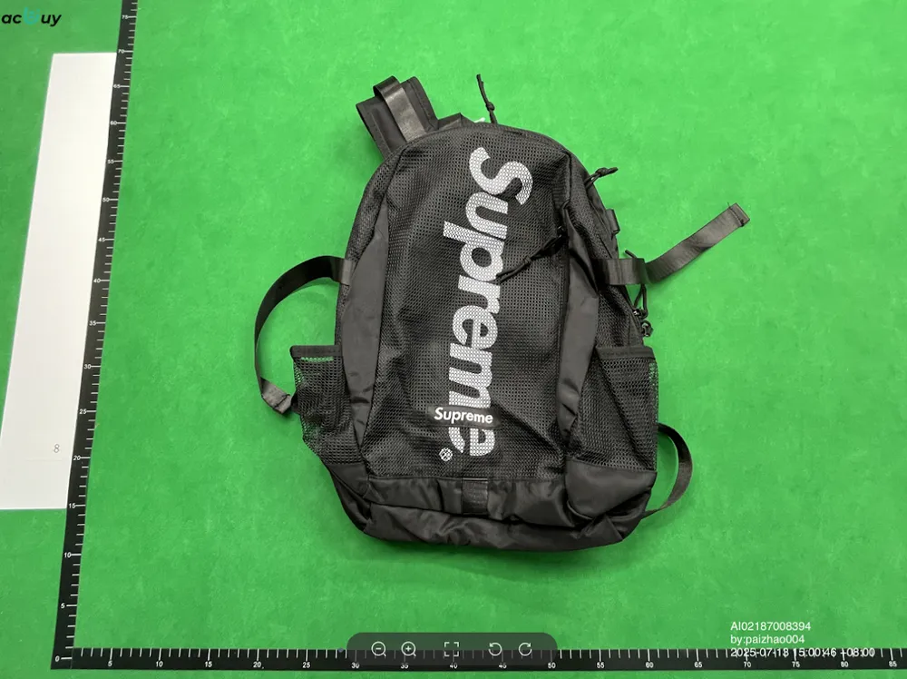 Supreme Backpacks QC photo 1