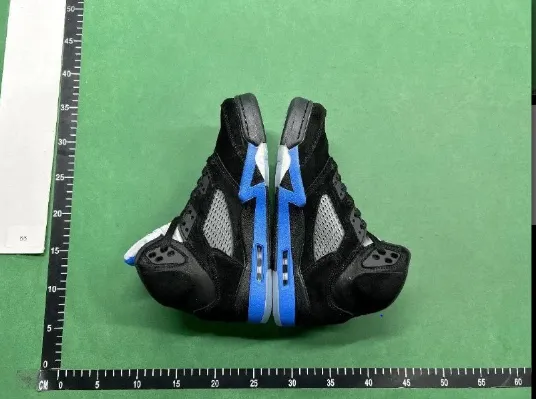 Jordan 5 Off-White QC photo 1