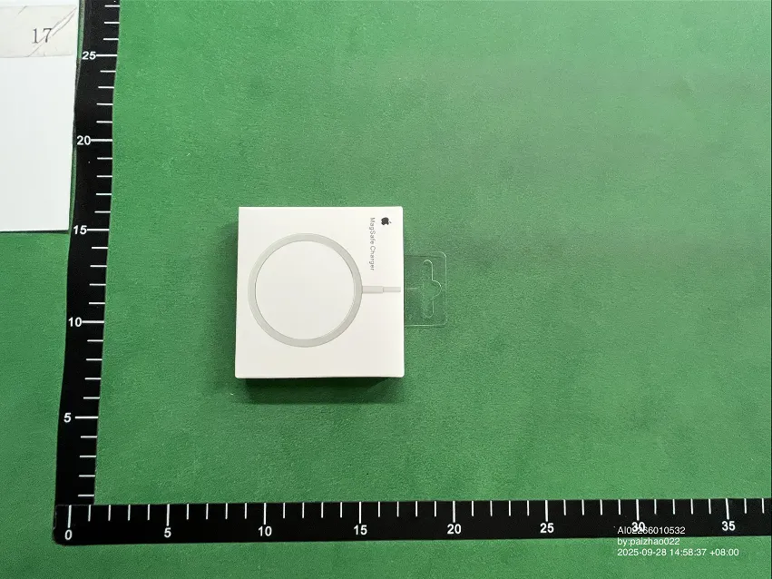 Apple inductive charger QC photo 1