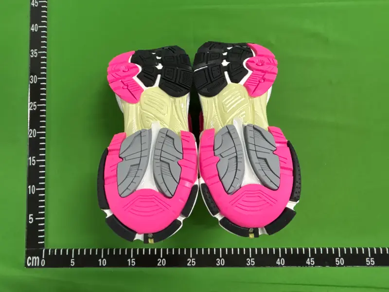 Balenciaga Graffiti Runners QC photo 13