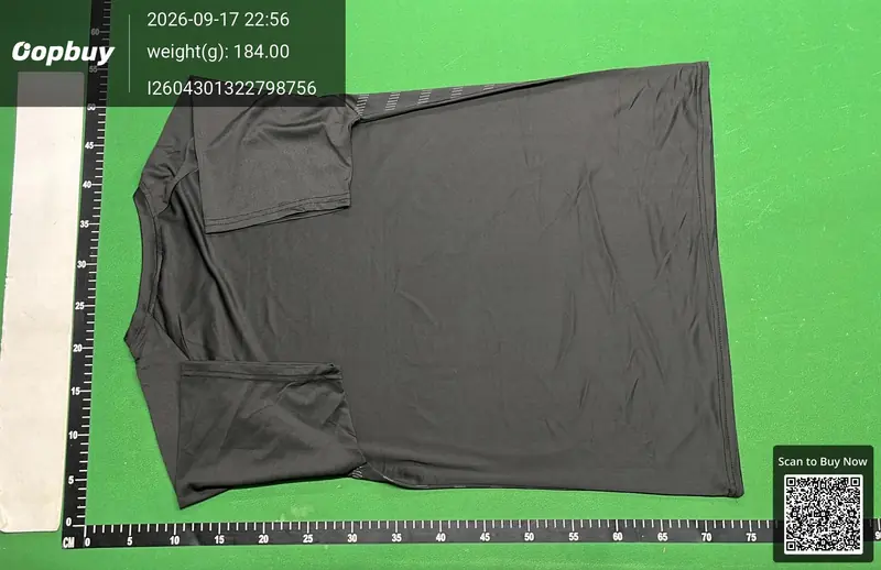 Gym shark compression shirt QC photo 15