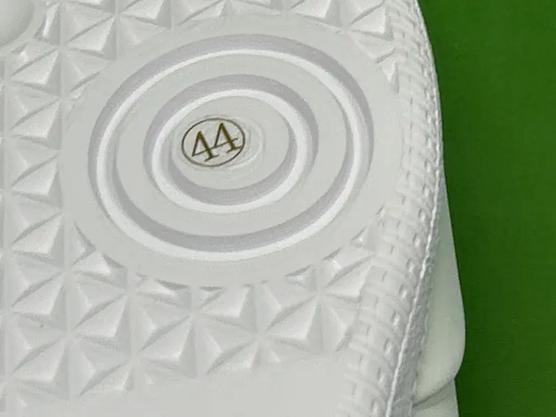 Maison Margiela Futures QC photo 16