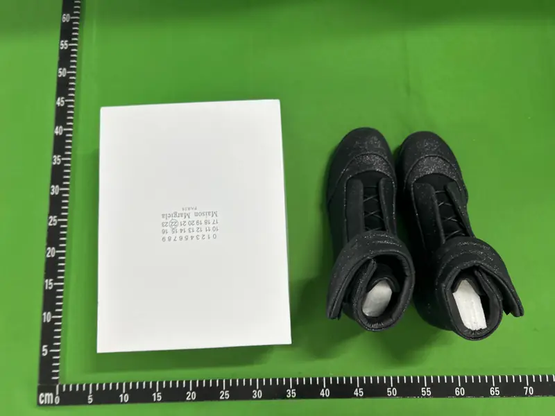 Maison Margiela Futures QC photo 3