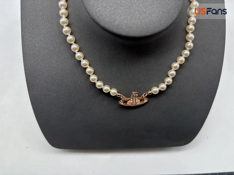 Vivienne WestwoodNecklace QC photo 2