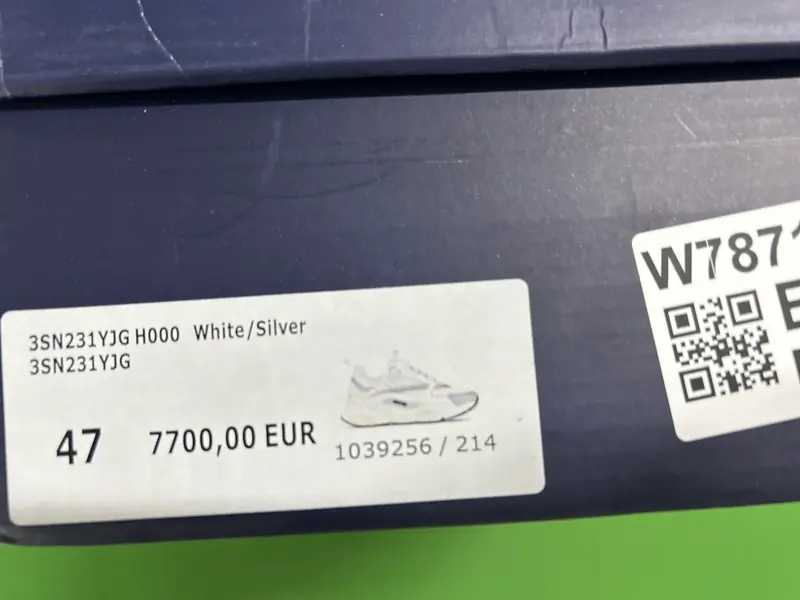Dior B22 QC photo 2