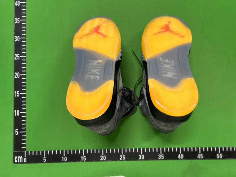 Jordan 5 Off-White QC photo 9
