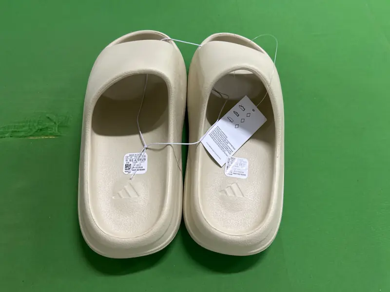 Adidas Yeezy Slides QC photo 4