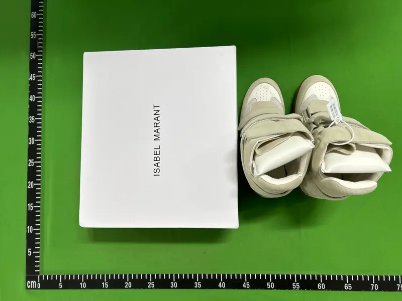Isabel Marant Bekett QC photo 11