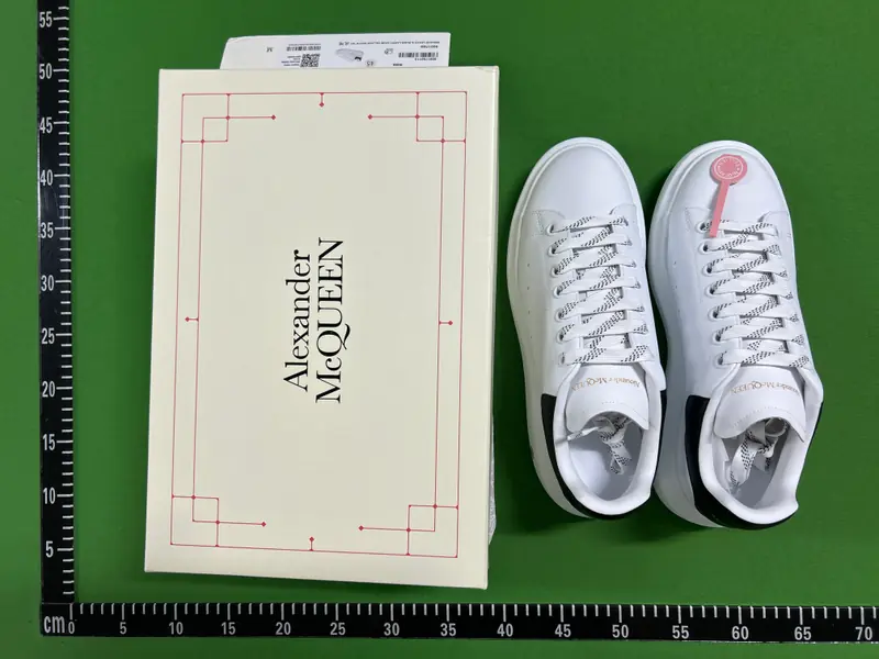 Alexander McQueen Sneakers QC photo 2