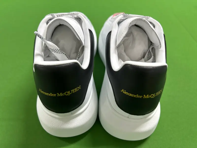 Alexander McQueen Sneakers QC photo 3