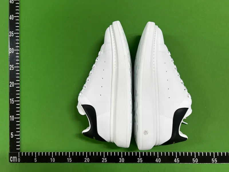 Alexander McQueen Sneakers QC photo 5