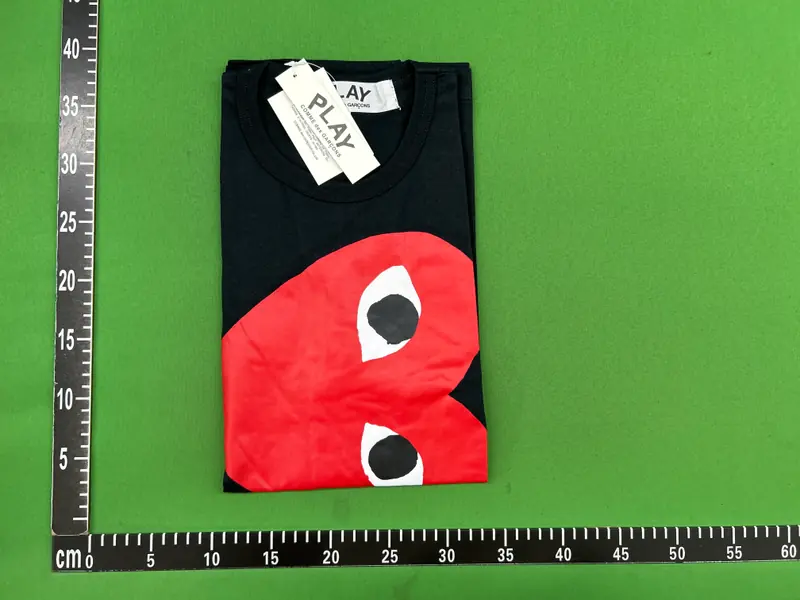 CDG with big heart tee QC photo 1