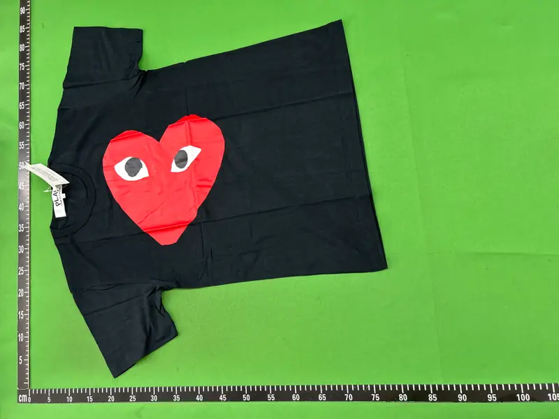 CDG with big heart tee QC photo 3
