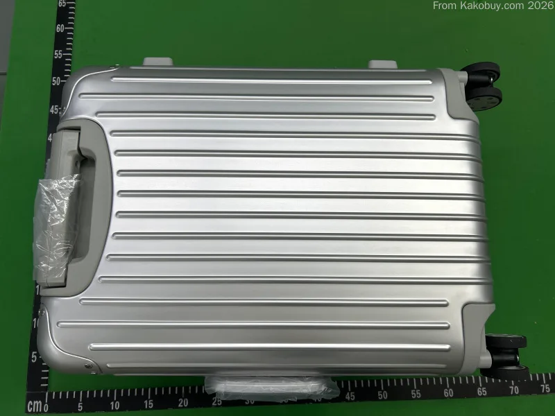 Rimowa Suitcase QC photo 1