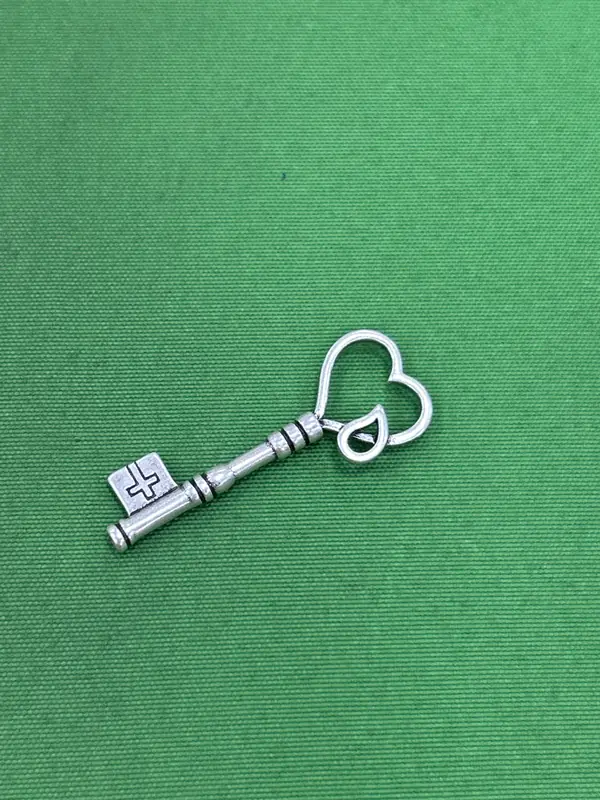 Number Nine Crying Heart Chain QC photo 12