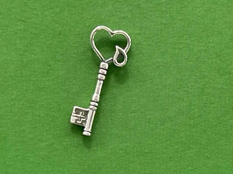 Number Nine Crying Heart Chain QC photo 2