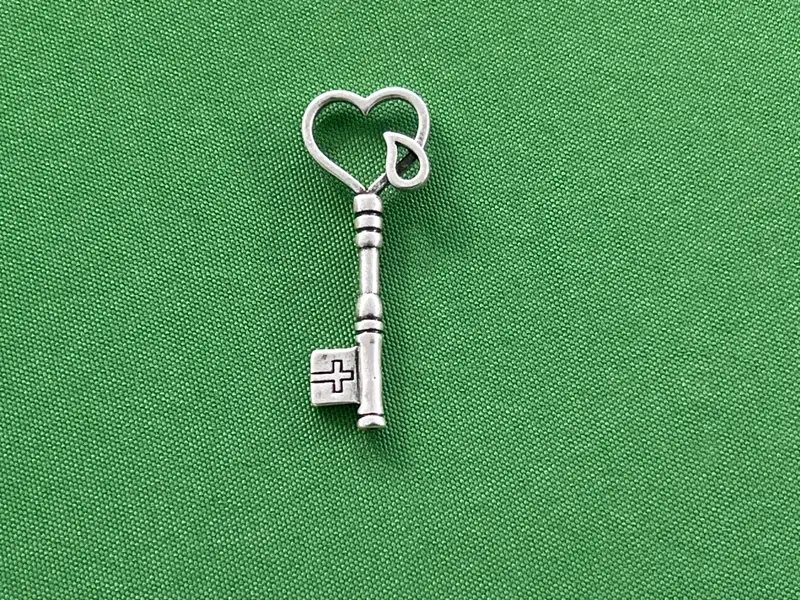 Number Nine Crying Heart Chain QC photo 4
