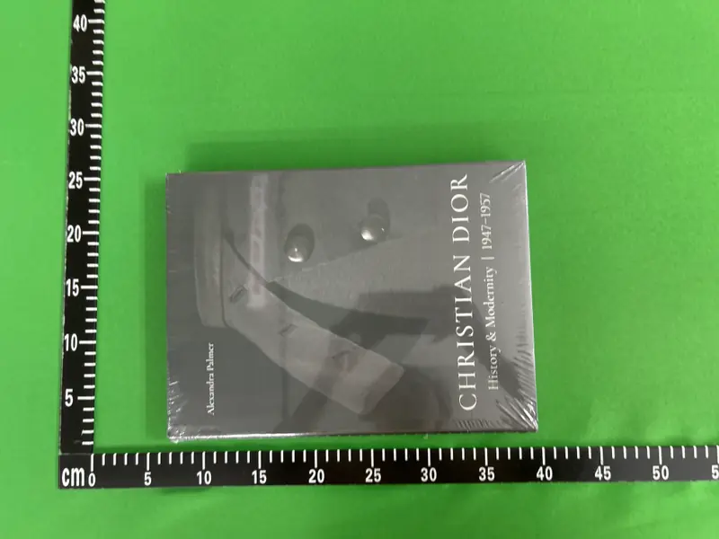 Designer Books QC photo 20