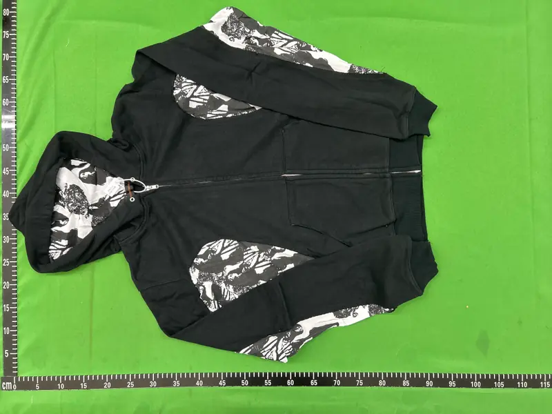 Undercover But Beautiful Zip Up QC photo 11