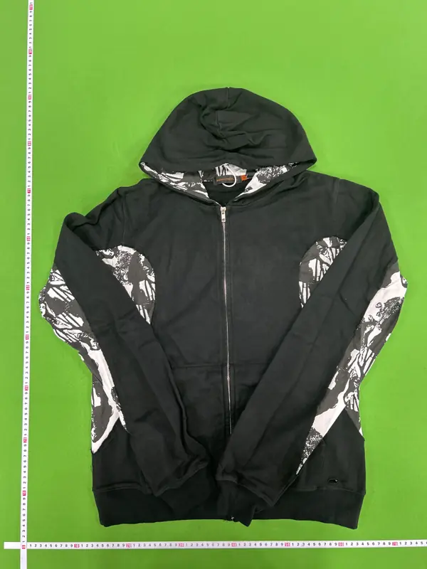 Undercover But Beautiful Zip Up QC photo 3
