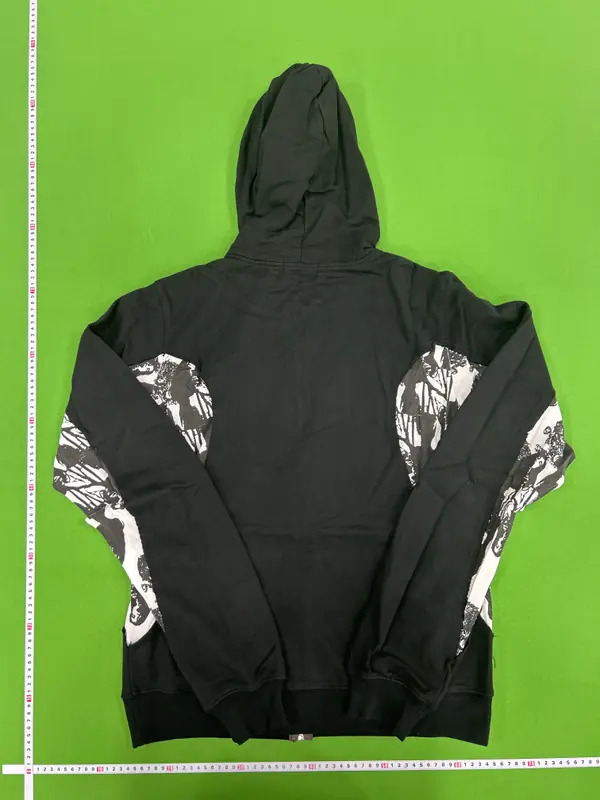 Undercover But Beautiful Zip Up QC photo 4