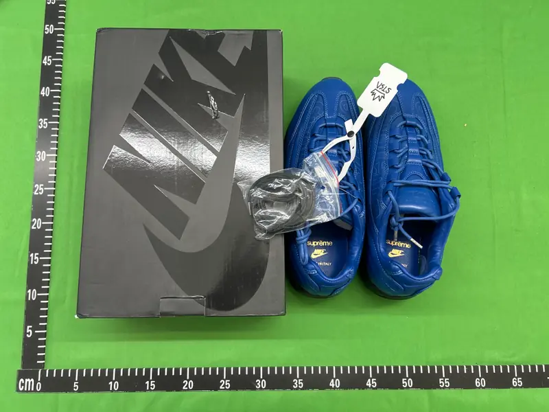 Supreme Nike 95 QC photo 2