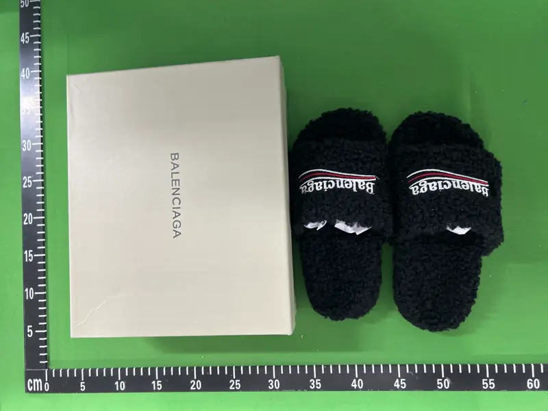 Balenciaga fur slides QC photo 2