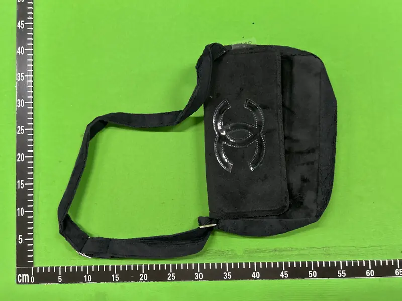 Vintage Chanel Messenger Bag QC photo 1